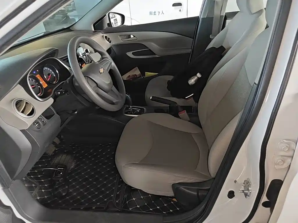 Chevrolet Sail — миниатюра 15