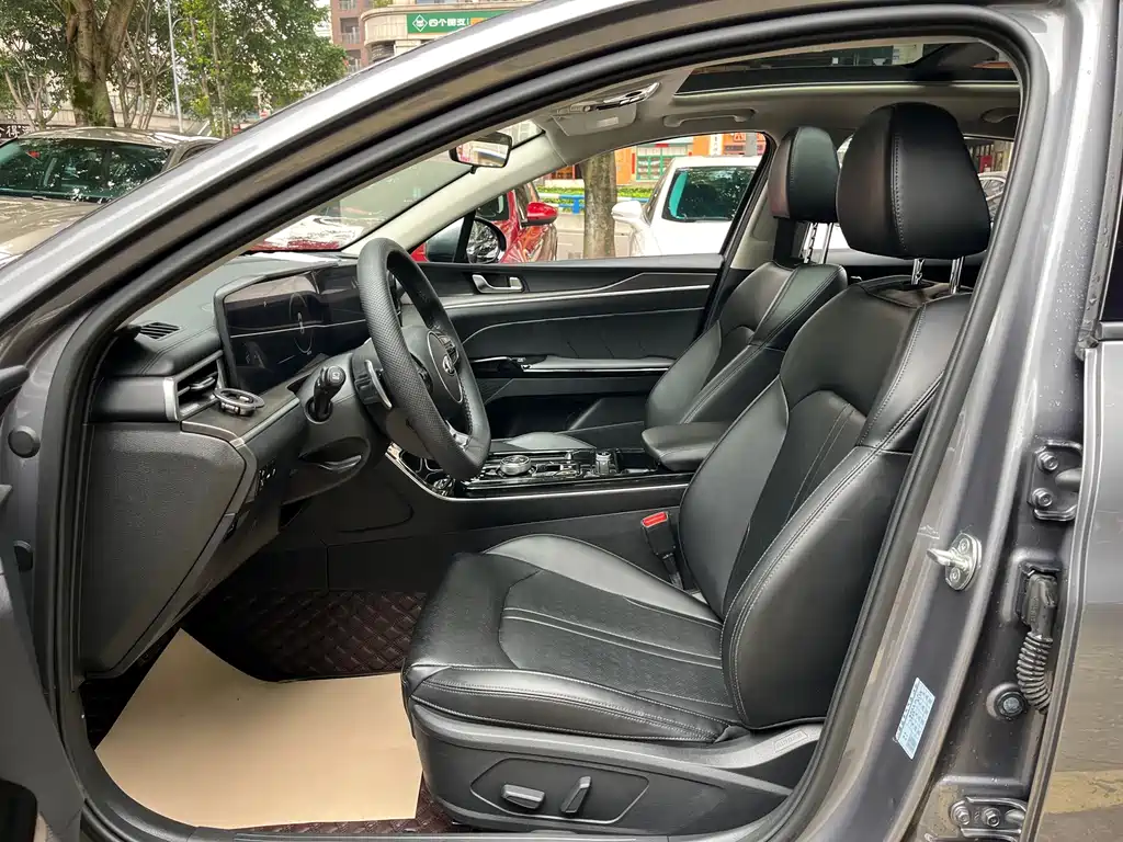 Kia K5 — миниатюра 9