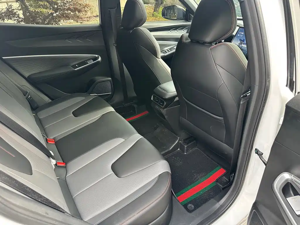 Geely Boyue — миниатюра 8
