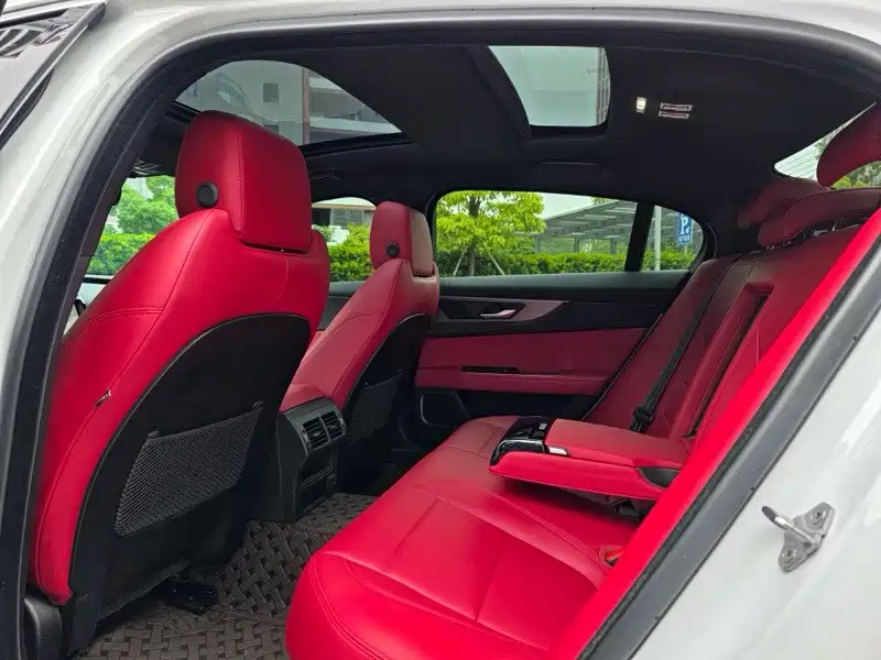 Jaguar XEL — миниатюра 6