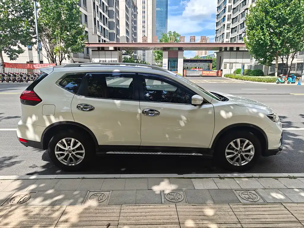 Nissan X-Trail — миниатюра 11