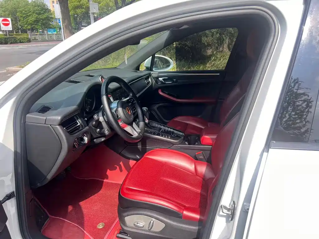 Porsche Macan — миниатюра 6