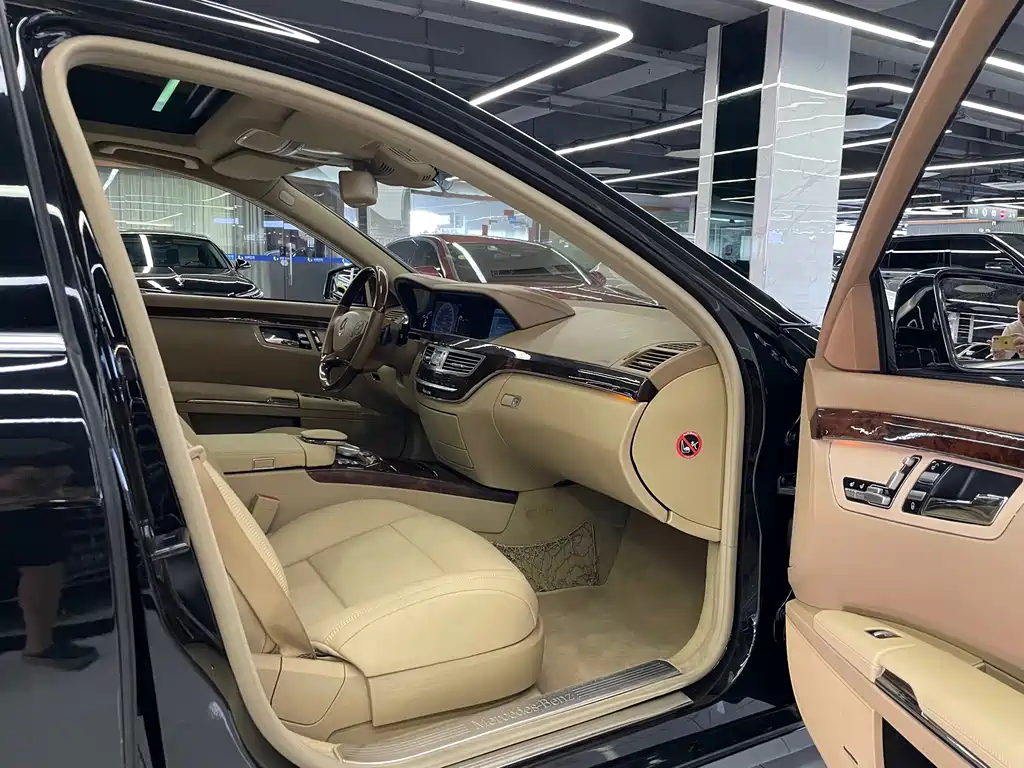 Mercedes-Benz S-Class — миниатюра 32