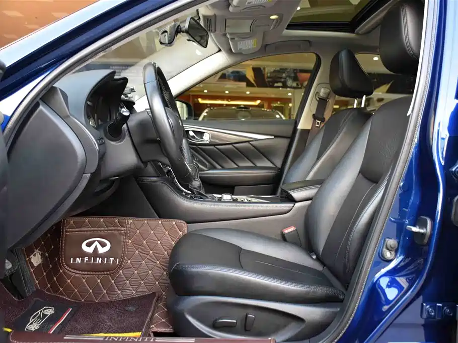 INFINITI Q50L