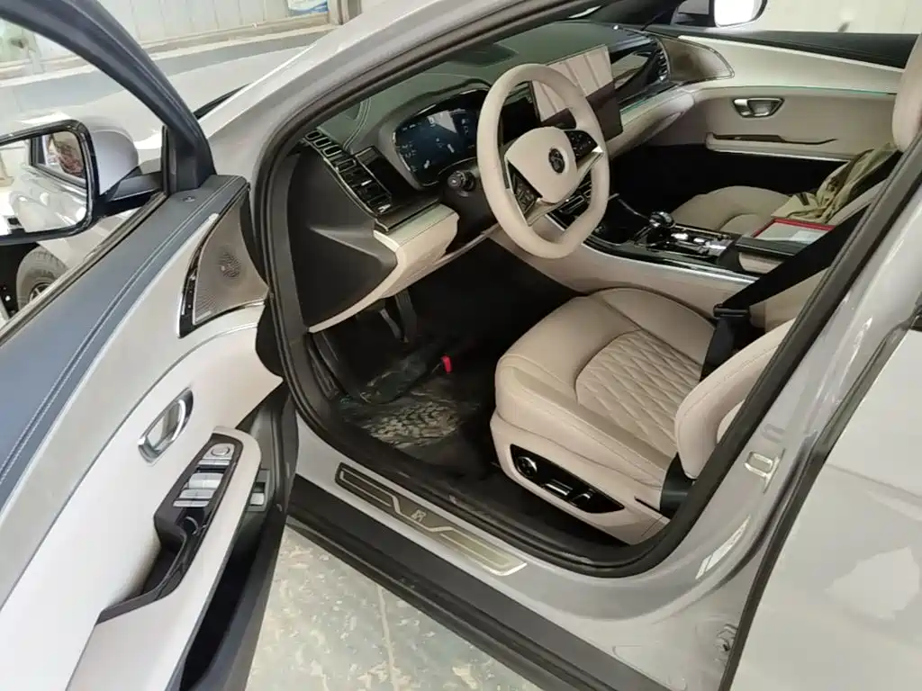 BYD Han — миниатюра 16