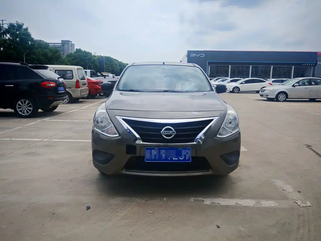 Nissan Sunny — миниатюра 2