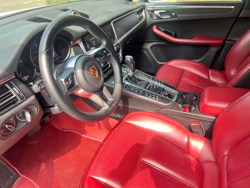 Porsche Macan — миниатюра 7