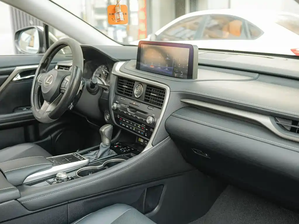 Lexus RX — миниатюра 12