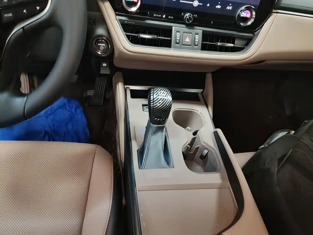 Lexus ES — миниатюра 14