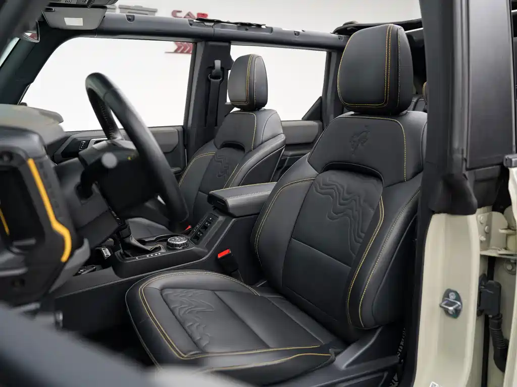 Ford Bronco (Import) — миниатюра 11