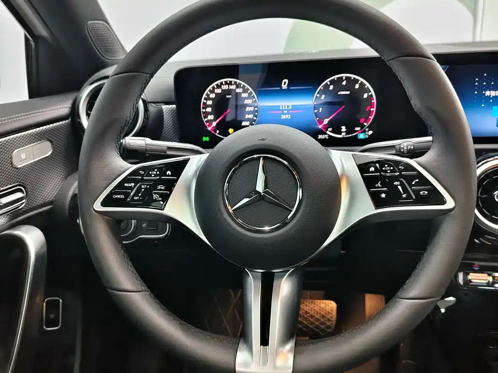 Mercedes-Benz A-Class — миниатюра 12