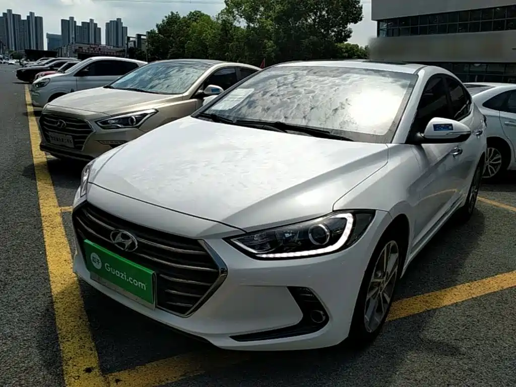 Hyundai Elantra — миниатюра 2