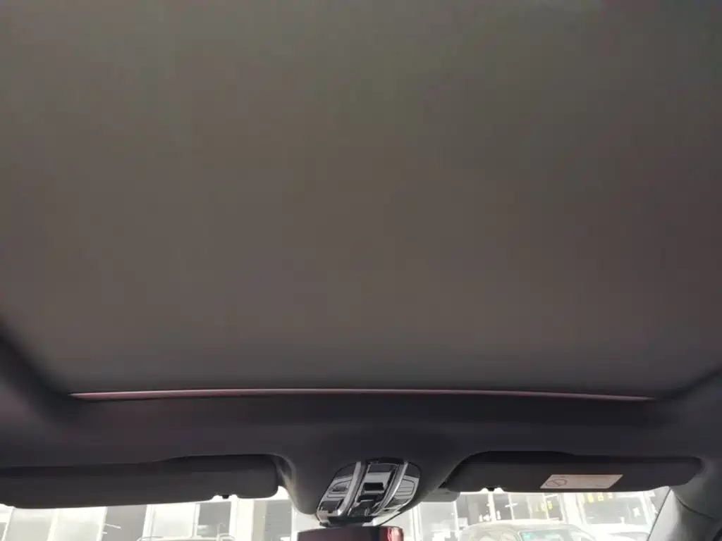 Porsche Cayenne — миниатюра 18