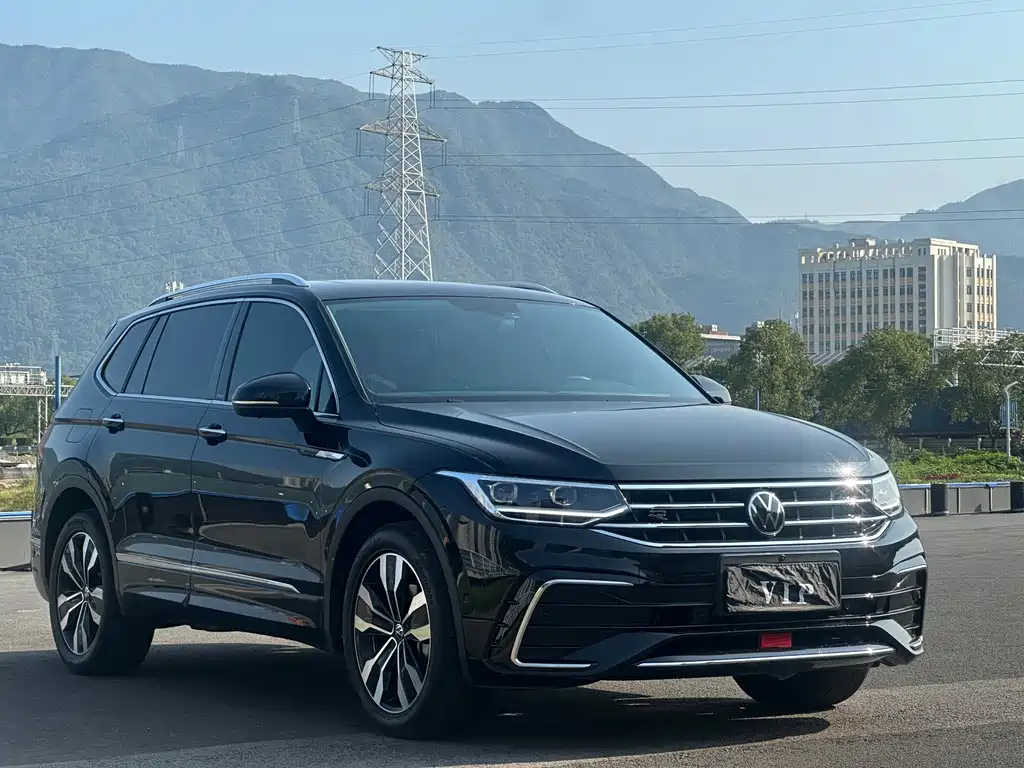 Volkswagen Tiguan L — миниатюра 3