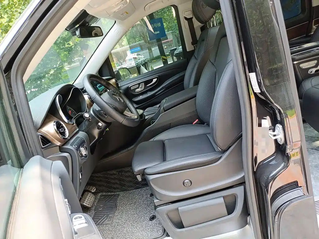 Mercedes-Benz V-Class — миниатюра 8
