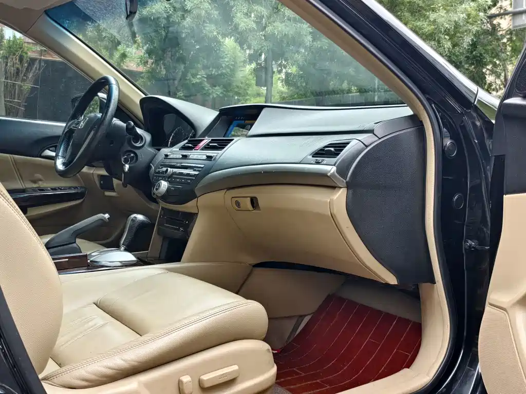 Honda Accord — миниатюра 12