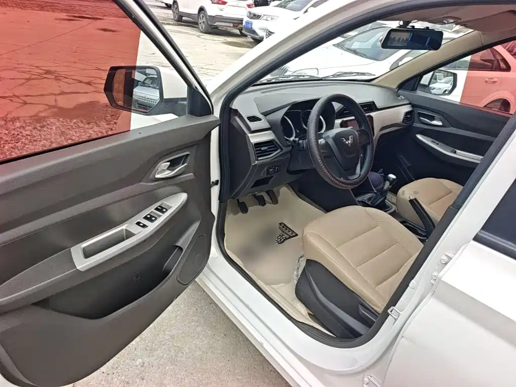 Wuling Hongguang — миниатюра 16