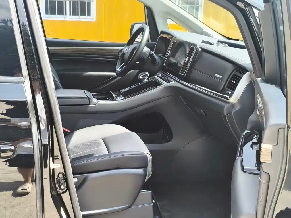 GAC Trumpchi M8 2023 — фото 7