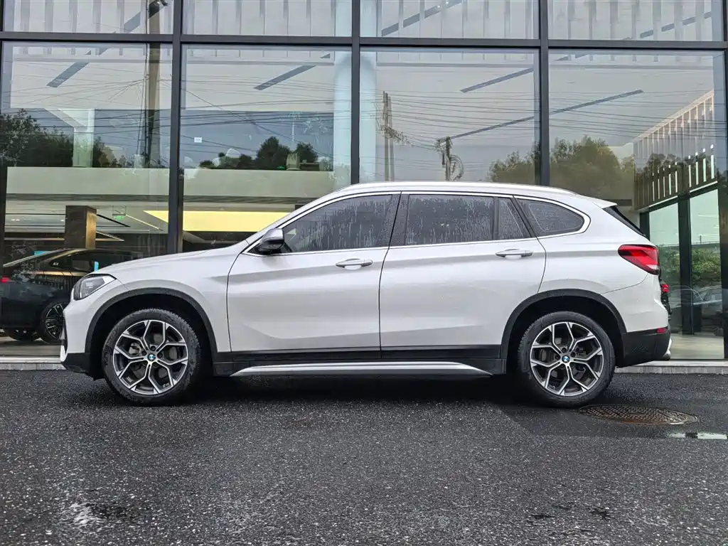 BMW X1 2022 sDrive25Li Lead
