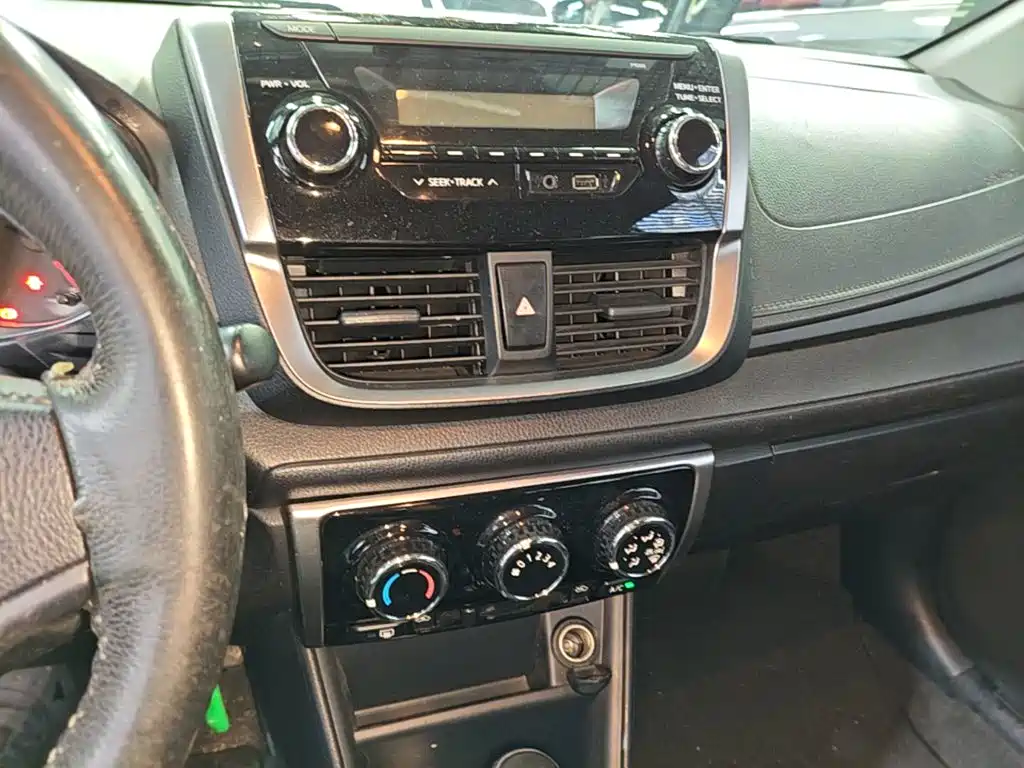 Toyota Yaris L — миниатюра 13