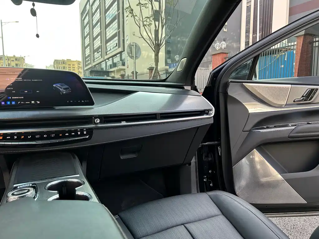Cadillac XT5 — миниатюра 31