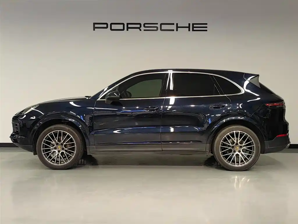 Porsche Cayenne — миниатюра 7