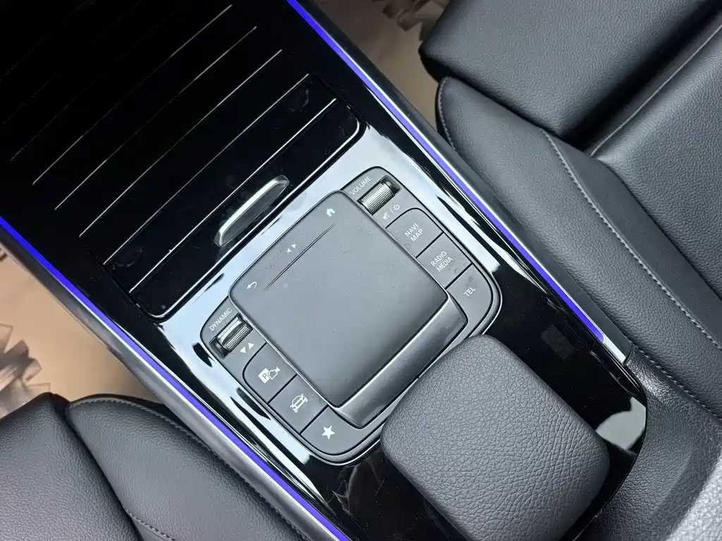 Mercedes-Benz GLA — миниатюра 12