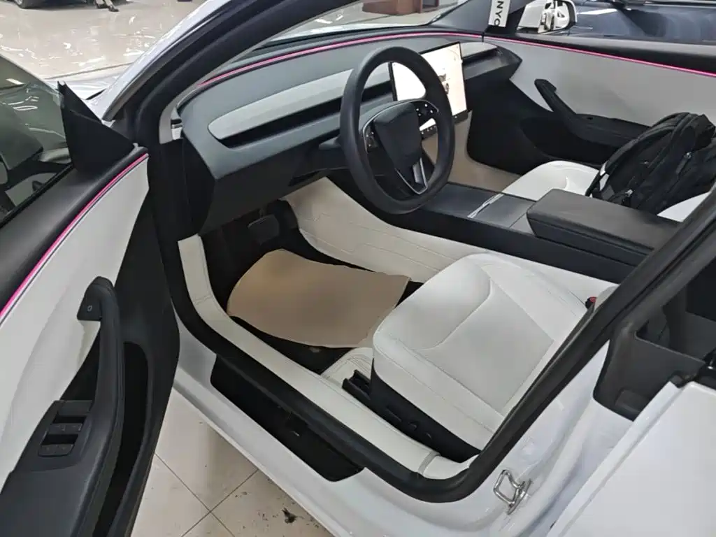 Tesla Model 3 — миниатюра 15