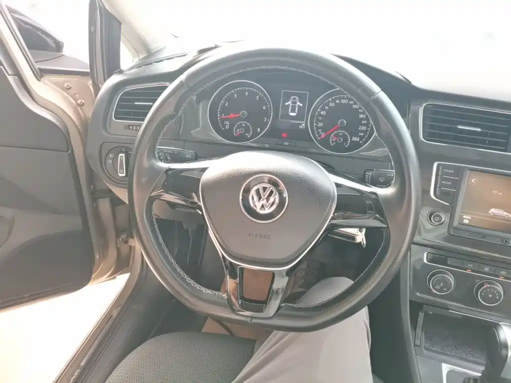 Volkswagen Golf — миниатюра 11