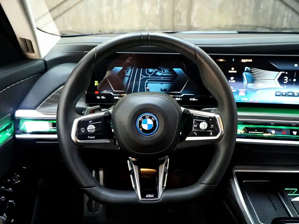 BMW i7 — миниатюра 12