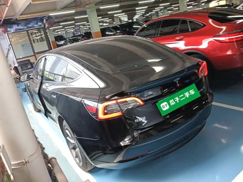 Tesla Model 3 — миниатюра 5