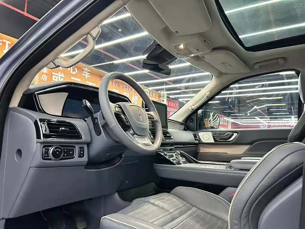Lincoln Navigator — миниатюра 6