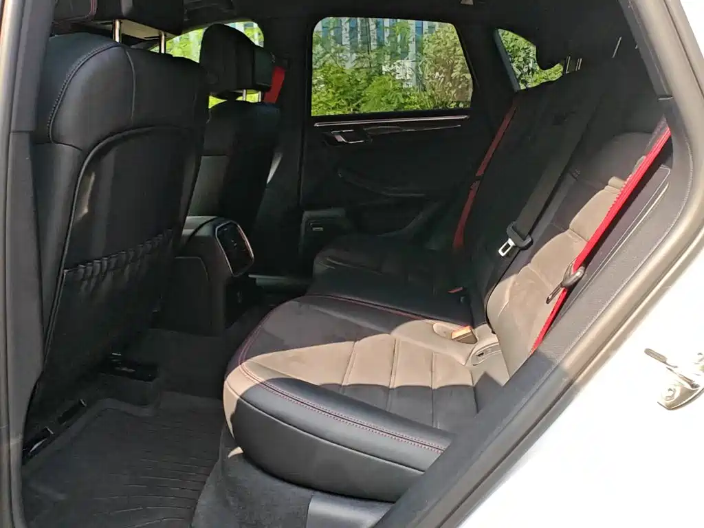 Porsche Macan — миниатюра 19