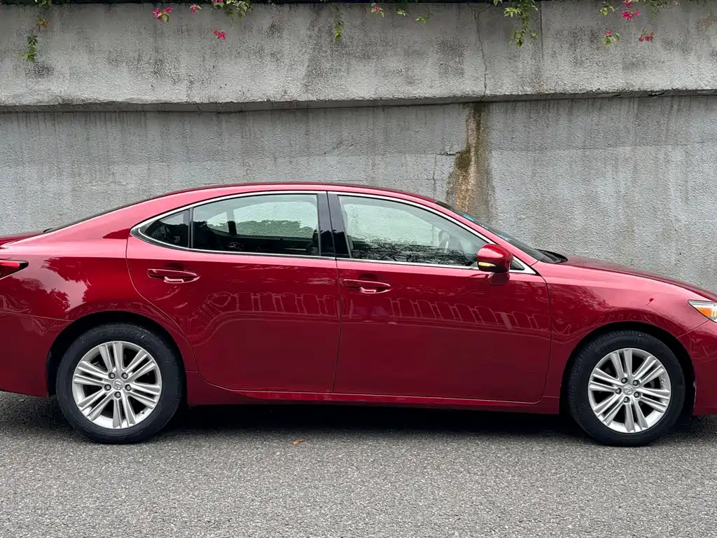 Lexus ES — миниатюра 7