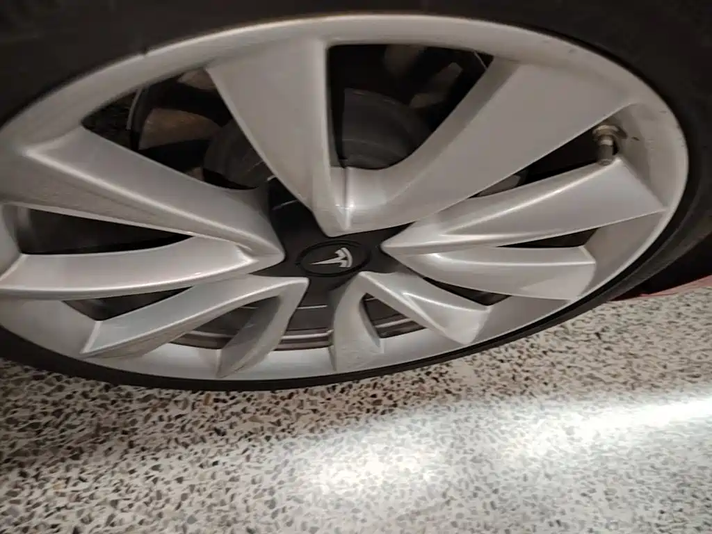 Tesla Model 3 — миниатюра 23