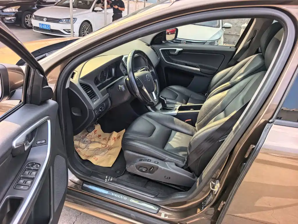 Volvo XC60 (Import) — миниатюра 10