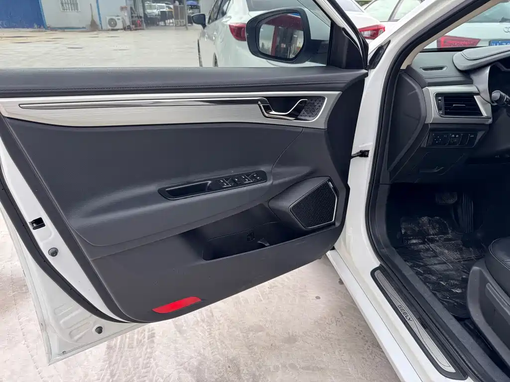 Geely Emgrand GL — миниатюра 10