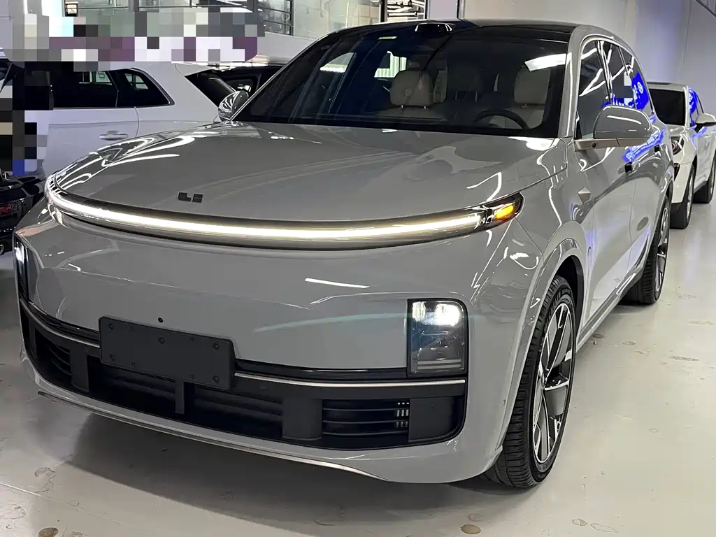 Li Auto Li L9 2025