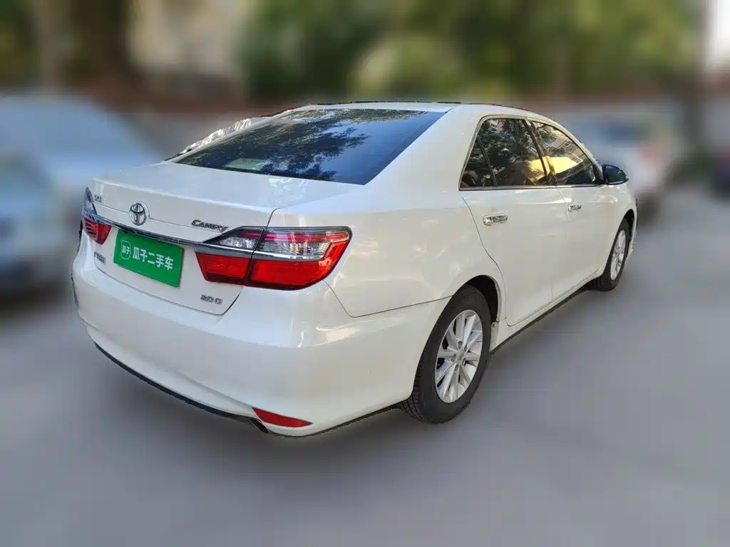 Toyota Camry — миниатюра 4