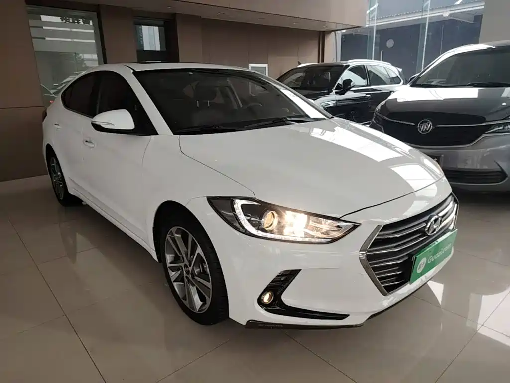 Hyundai Elantra — миниатюра 4