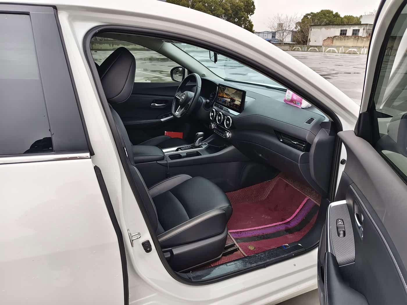 Nissan Sylphy 1.6 л 2024 г. Белый, пробег 32900 км