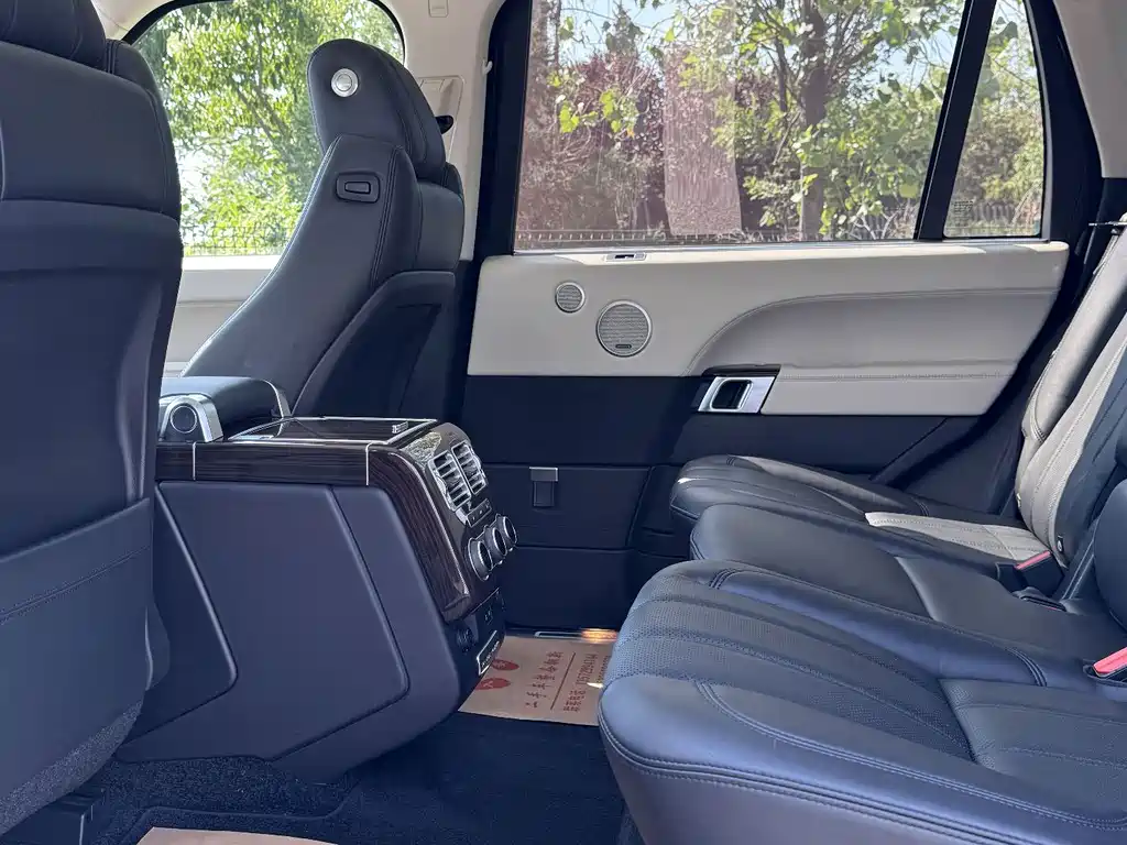 Land Rover Range Rover — миниатюра 7