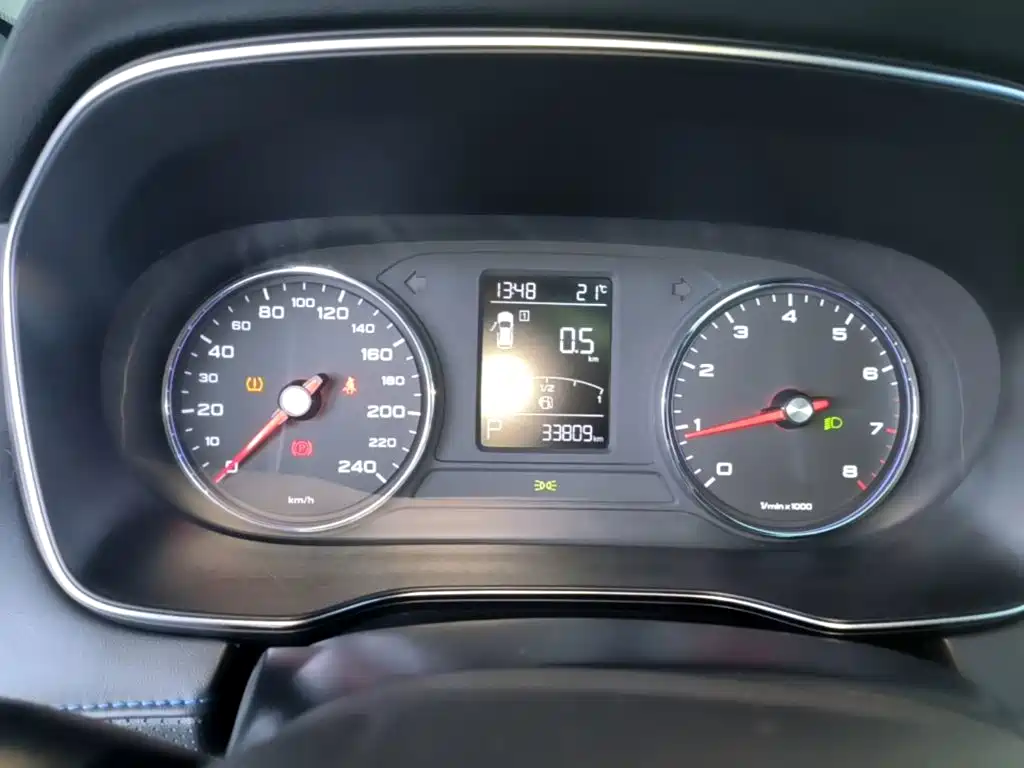 Roewe RX5 — миниатюра 12