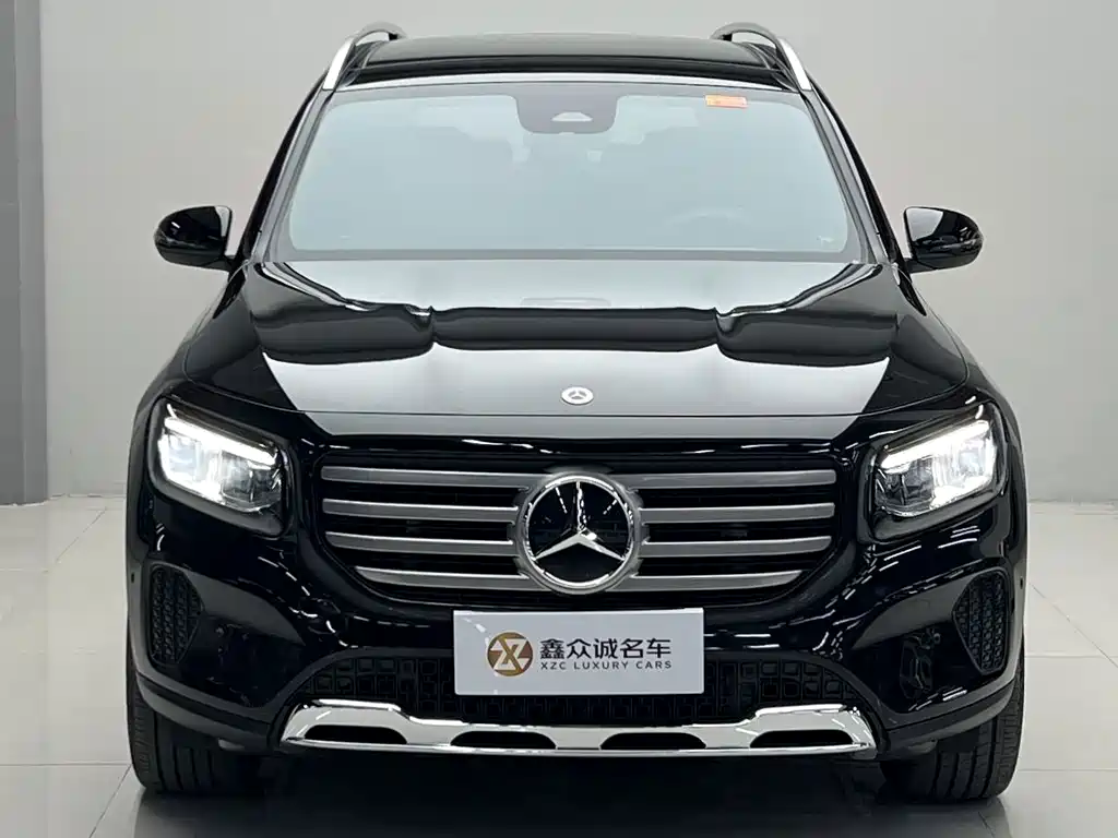 Mercedes-Benz GLB 2024 — фото 1