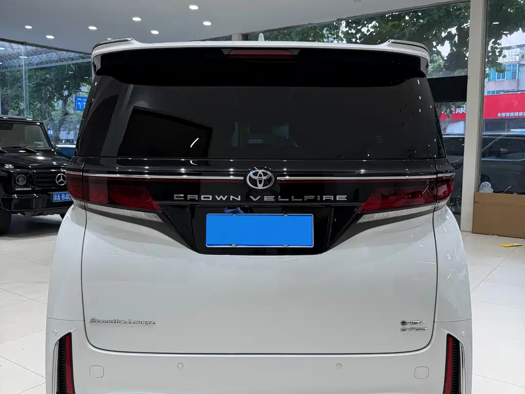Toyota Vellfire — миниатюра 5