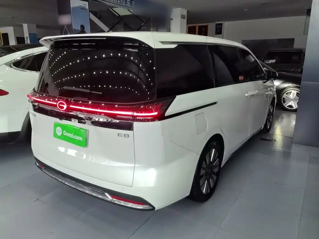 GAC Motor Trumpchi E8 PHEV — миниатюра 7