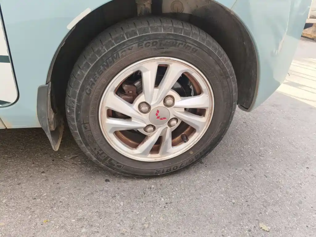 Wuling MINIEV — миниатюра 25