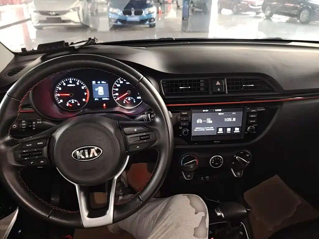 Kia KX Cross — миниатюра 10