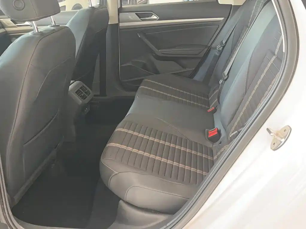 Volkswagen Lavida — миниатюра 10