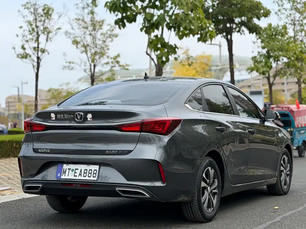 Changan Eado — миниатюра 4